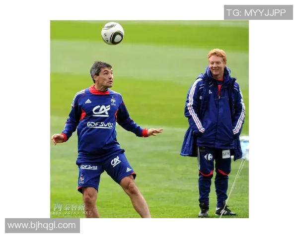 梅西足球明星相框设计灵感分享让你的家居更具运动气息